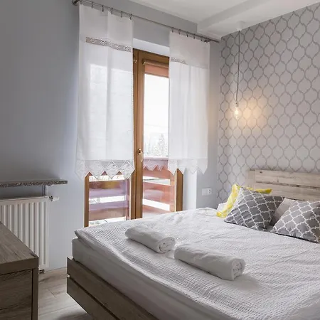 Udanypobyt Apartamenty Skocznia *